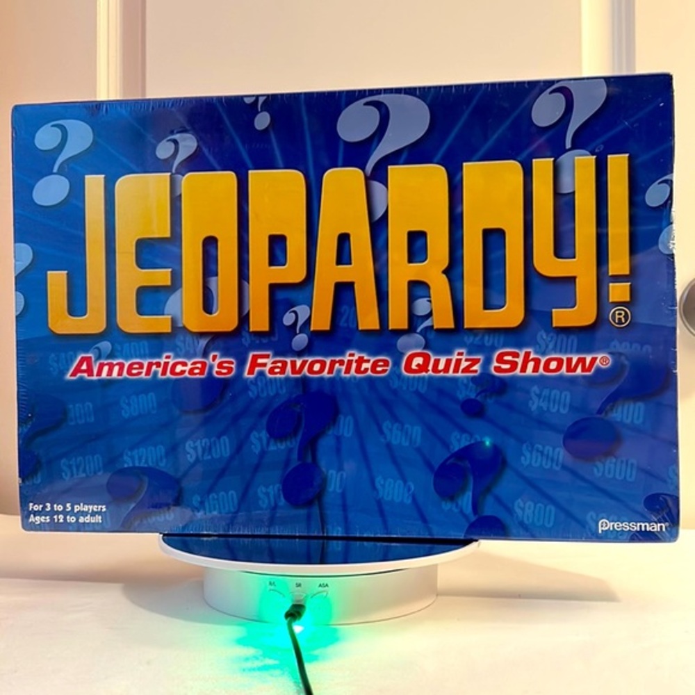 2003 NIB Jeopardy! America’s favorite quiz show! Board Game ages 12+